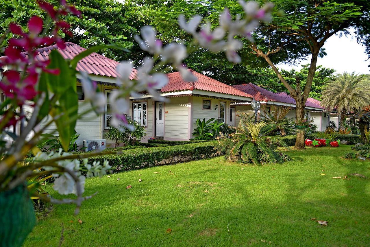 The Iris Resort Chao Lao Beach Exteriör bild